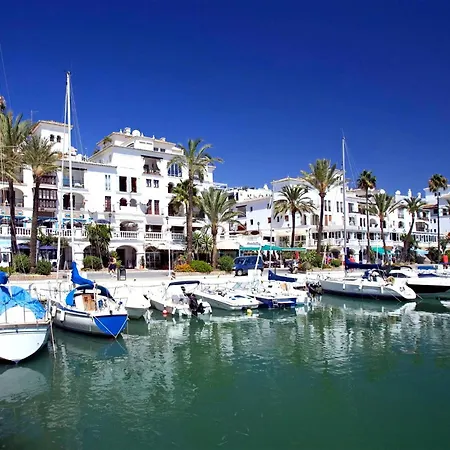Gorgeous 3-bedroom Penthouse With Expansive Terrace In Casares Costa Buenas Noches