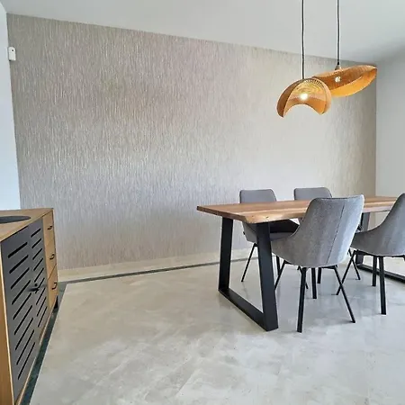 Gorgeous 3-bedroom Penthouse With Expansive Terrace In Casares Costa