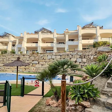 Gorgeous 3-bedroom Penthouse With Expansive Terrace In Casares Costa Apartment