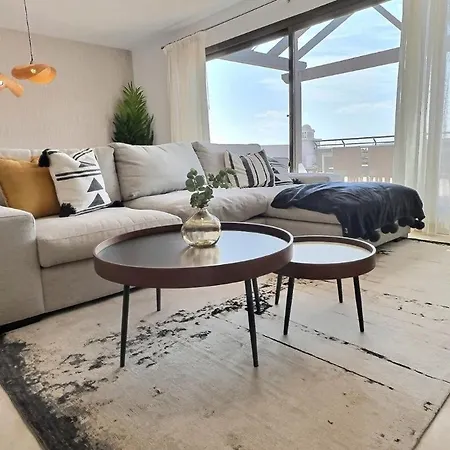 Apartment Gorgeous 3-bedroom Penthouse With Expansive Terrace In Casares Costa